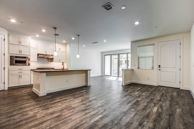 Building Photo - 3855 S McQueen Rd