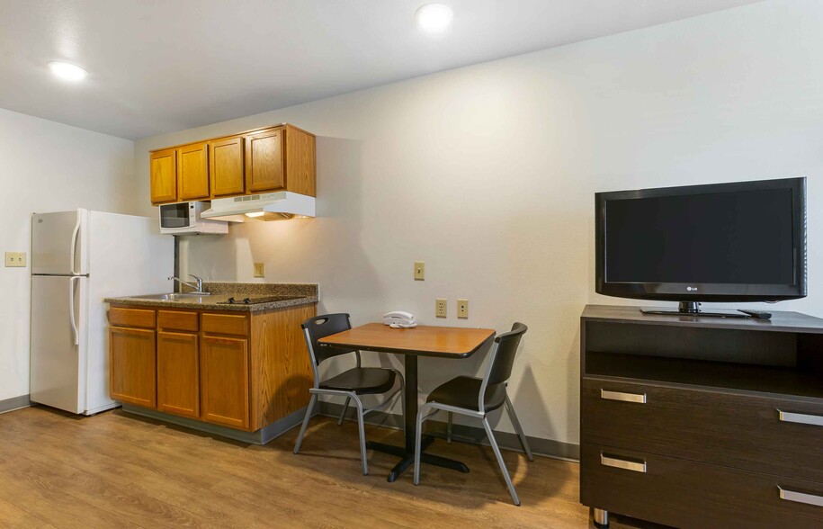 Building Photo - Furnished Studio-Phoenix - North