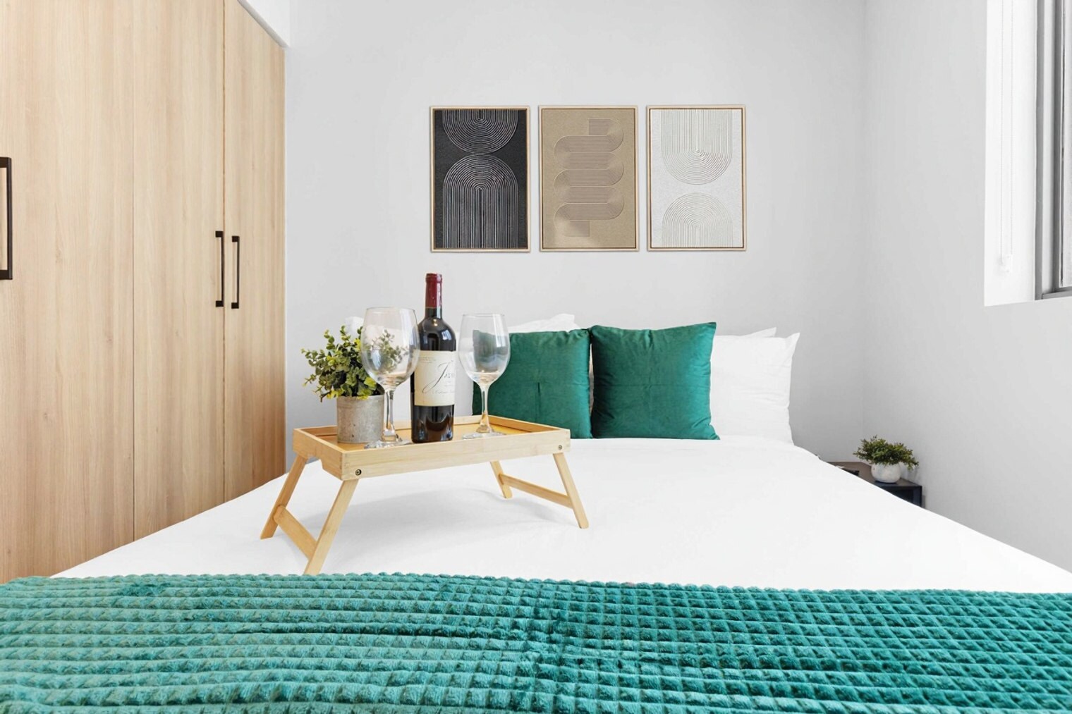 Building Photo - 501 NE 1st Ave