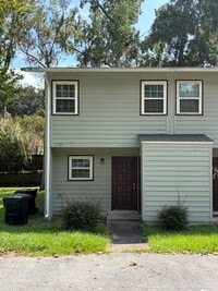 Building Photo - 3705 Aksarben Dr