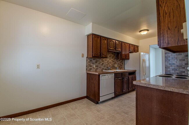 Building Photo - 414-416-416 Melrose Ave