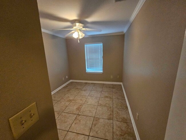 Building Photo - 1332 Ocala Rd