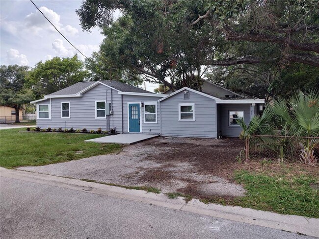 Building Photo - 301 Mystic Lake Dr N