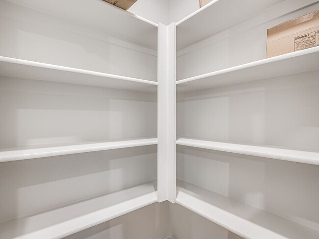 Building Photo - Newer Home in Moore!