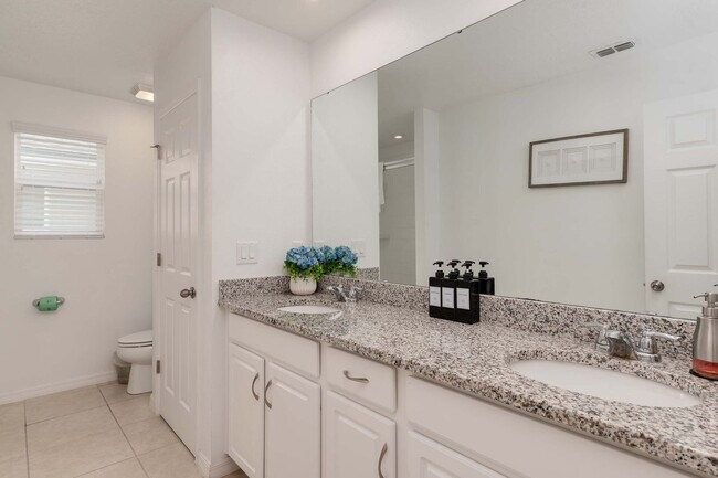 Building Photo - 8907 Caroline Bay Ct