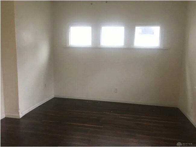 Building Photo - 144 W Fairview Ave