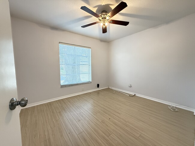 Building Photo - 5106 Gainesville Dr