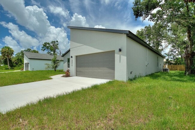 Building Photo - 3310 Traverse Ave