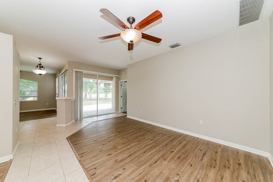 Building Photo - 1252 Millbrook Cir