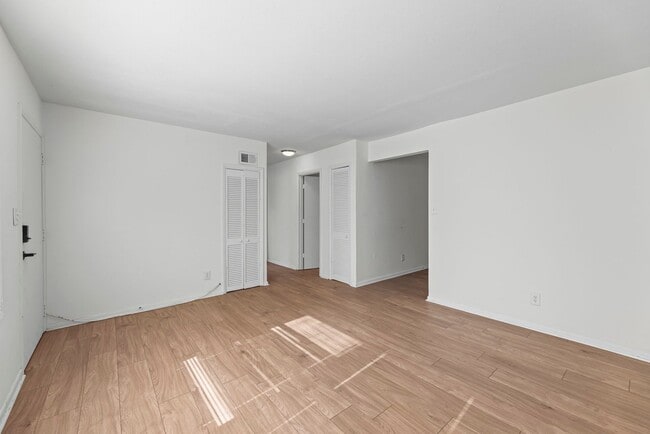 Building Photo - Newly Renovated Home - Steps Away from KU Med