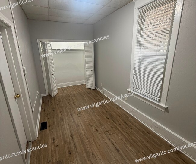Building Photo - 4856 Magoun Ave