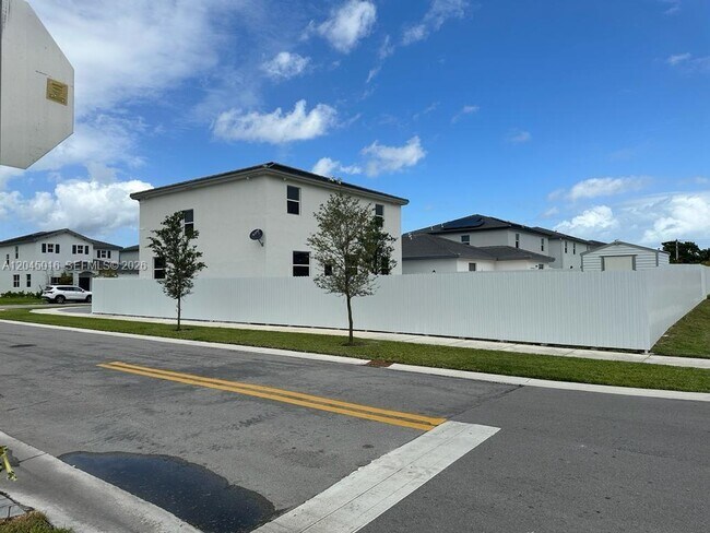 Building Photo - 12760 SW 215th Terrace
