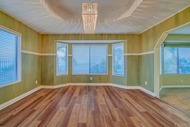 Building Photo - 7380 Live Oak Dr