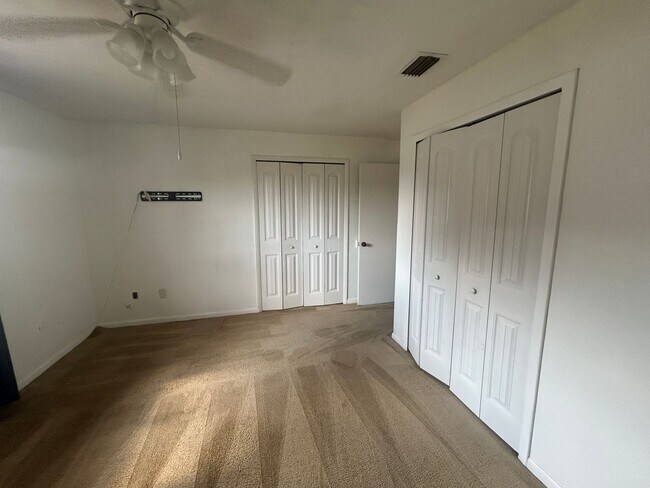 Building Photo - 1228 SE 24th Ave