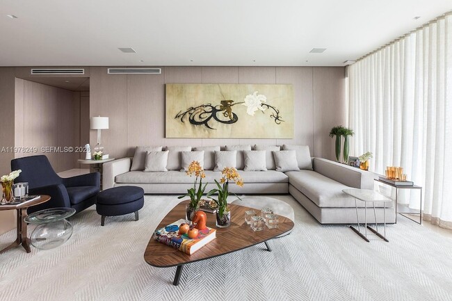 Building Photo - 10201 Collins Ave