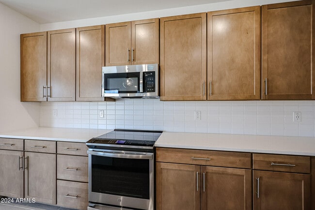 Building Photo - 7917 N 79th Ave