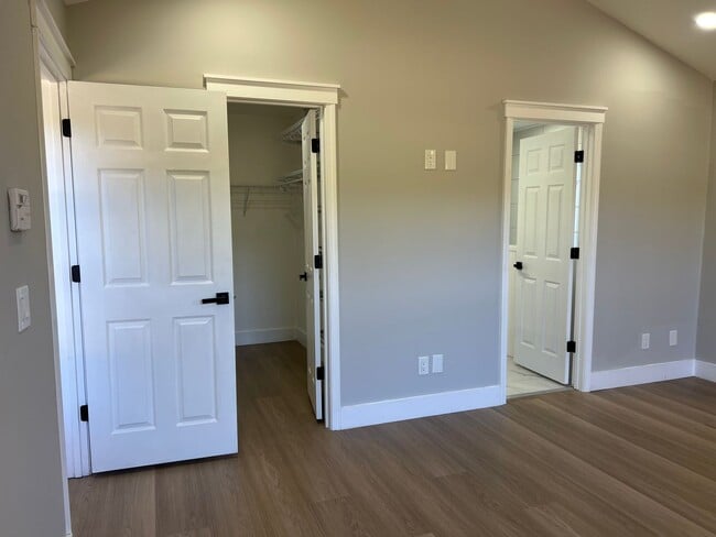 Building Photo - Remodeled Home with Excellent Location and...