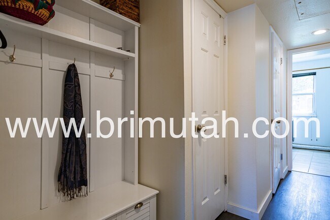 Building Photo - 11412 Autumn Hill Dr