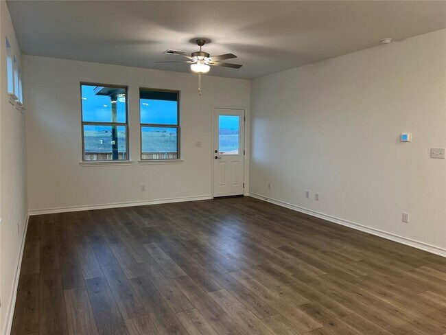 Building Photo - 497 Papaya Dr