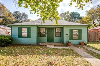 Building Photo - Charming 3-Bedroom Cottage in River Oaks