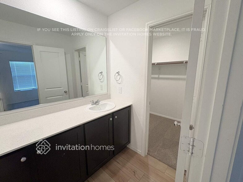 Building Photo - 10648 Sewell Cir