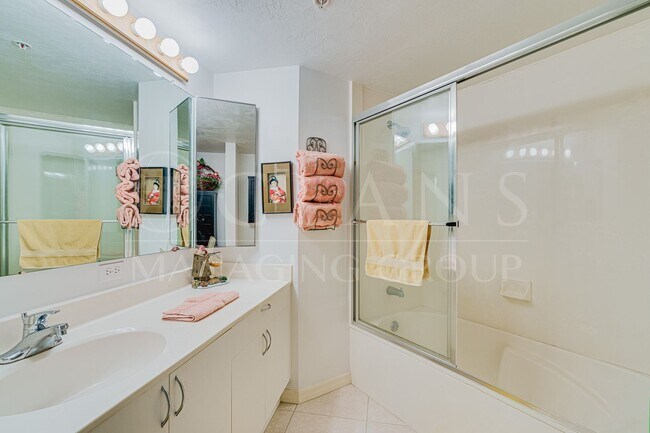 Building Photo - FURNISHED 2 Bedroom Condo in Daytona Beach...