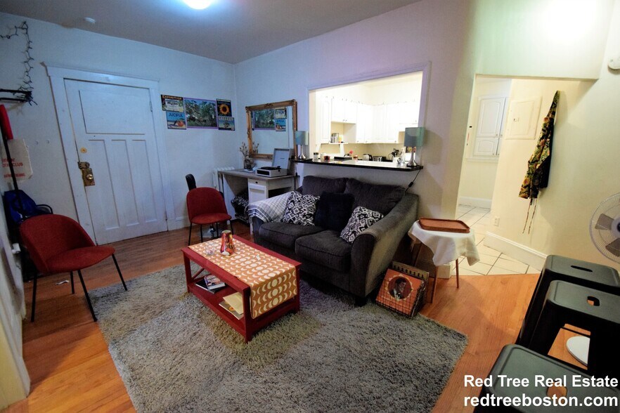 Primary Photo - 54 Egmont St