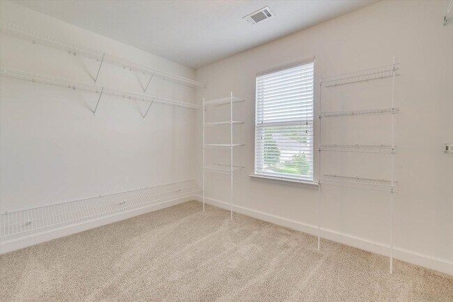 Building Photo - 127 Radcliff Dr