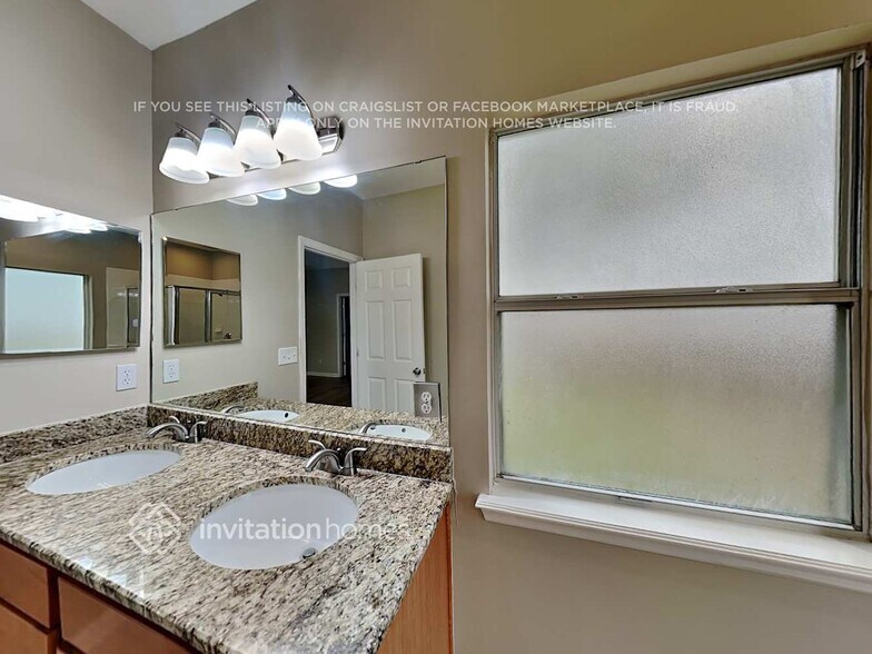 Building Photo - 1322 Ivyhedge Ave