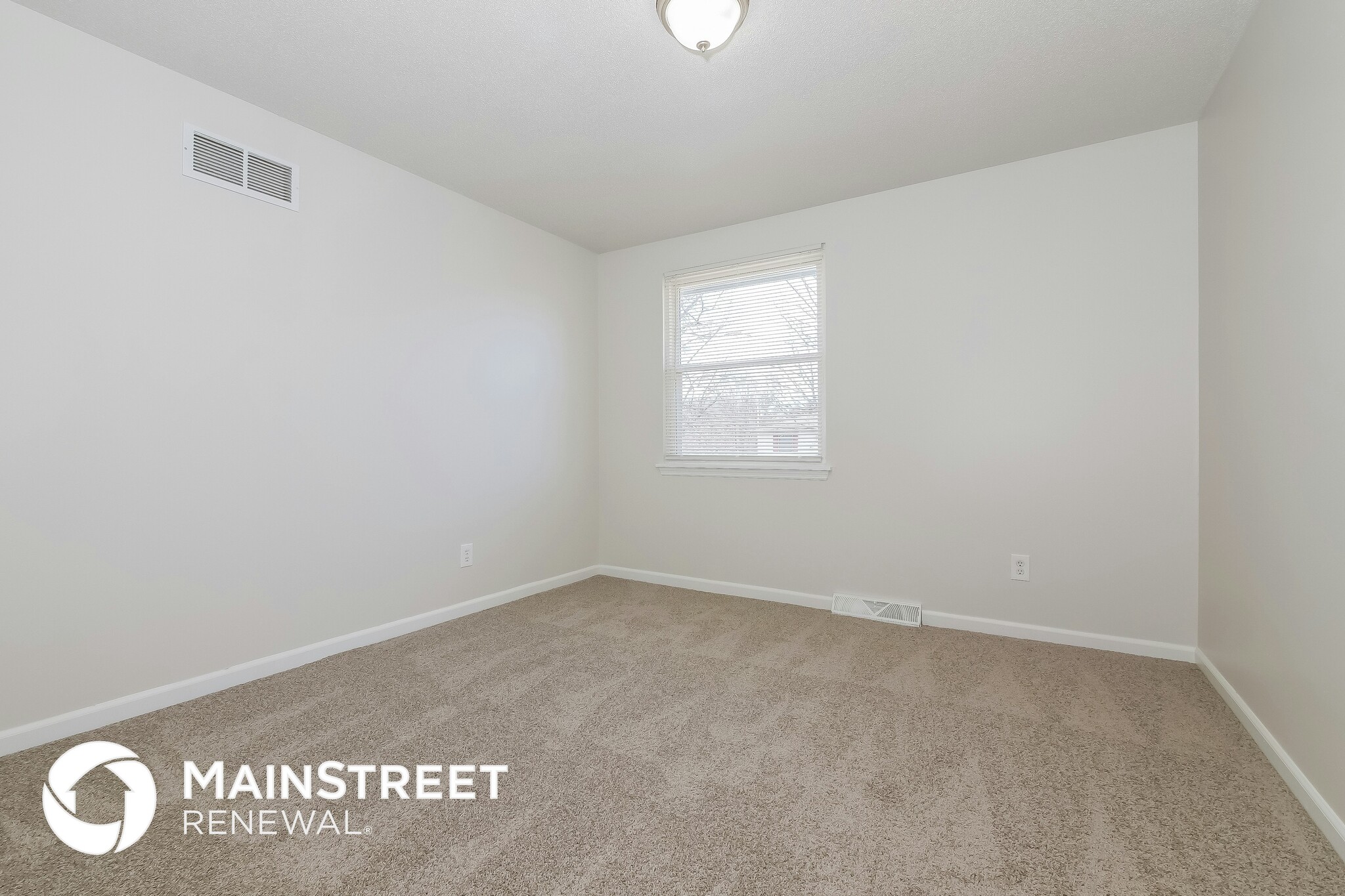 Building Photo - 1045 Lindenwood Ln