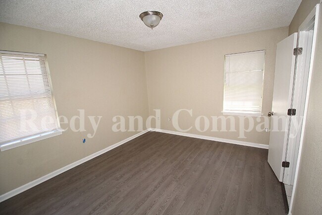 Building Photo - 4780 Hillbrook Rd