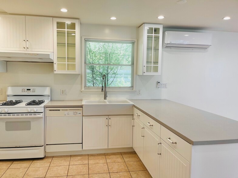 Kitchen / dining with AC unit - 12114 Ohio Ave