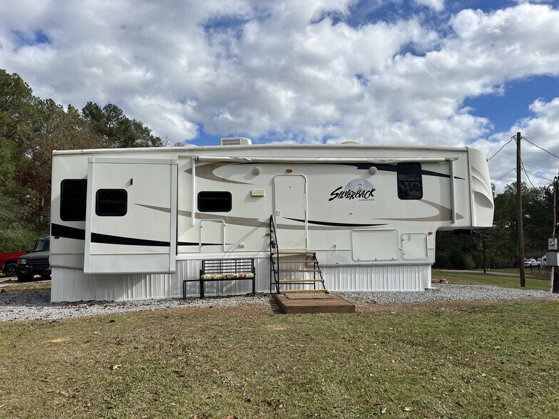 Building Photo - 7560 Chelsea Rd