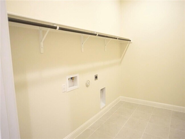 Building Photo - 14928 Iveans Way