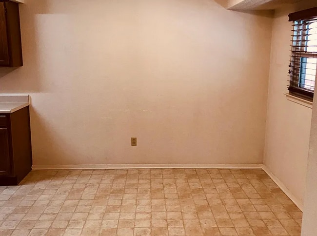 Building Photo - 9307 Marsh Dr