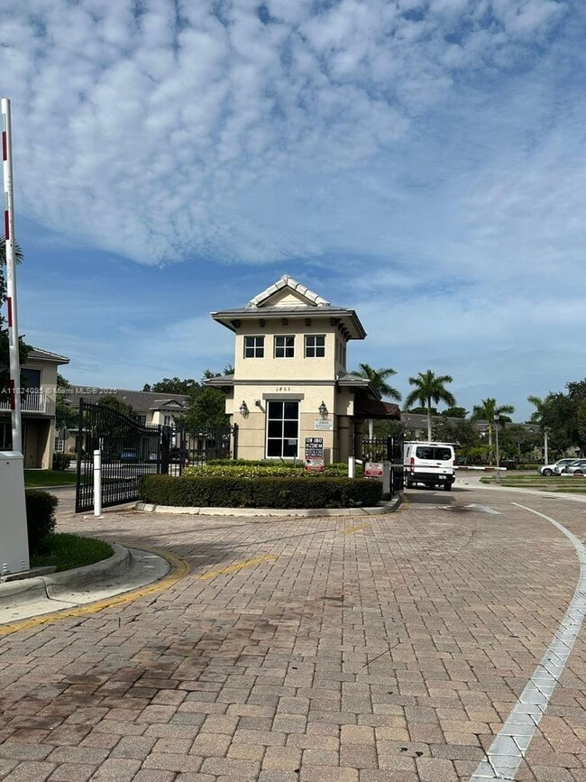 Building Photo - 1985 Marsh Harbor Dr