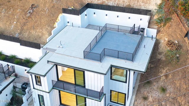 Building Photo - 6565 Pickwick St