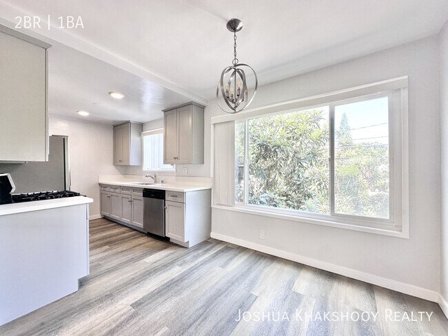 Building Photo - 752 Hayworth Ave