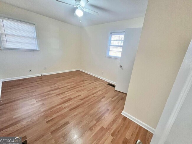 Building Photo - 1002 Level Creek Rd