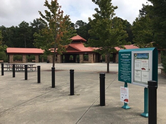 Building Photo - 2740 Waverly Hills Dr