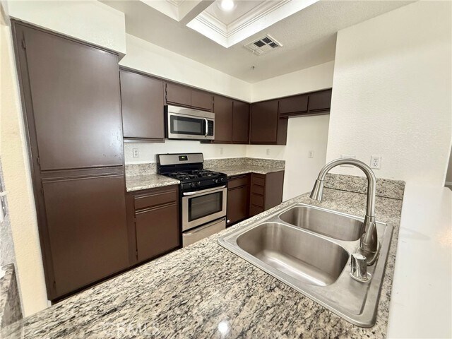 Building Photo - 6657 Canterbury Dr