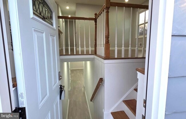 Building Photo - 4813 Lawrence St