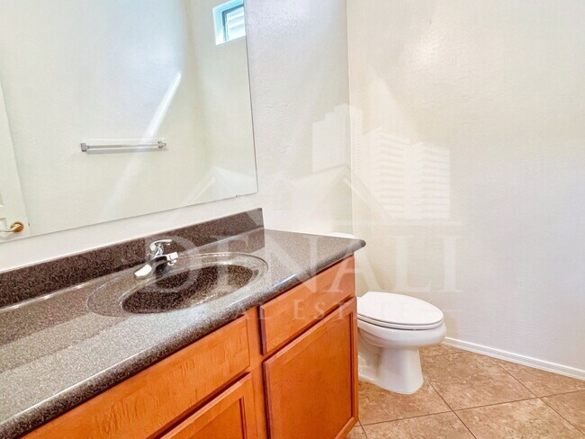 Building Photo - 113 E Palomino Dr