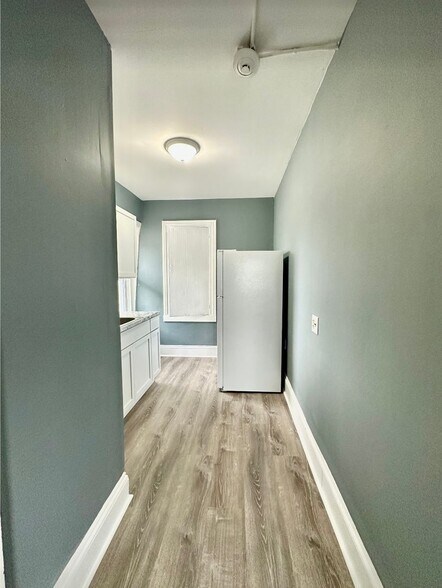 Building Photo - 50 Common St