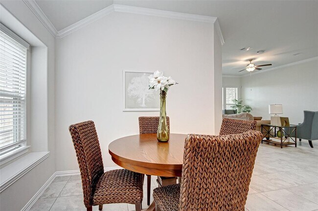 Building Photo - 1006 Warm Summer Dr