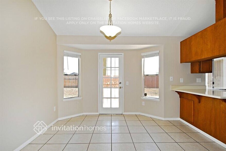 Building Photo - 13854 Robin Nest Ct