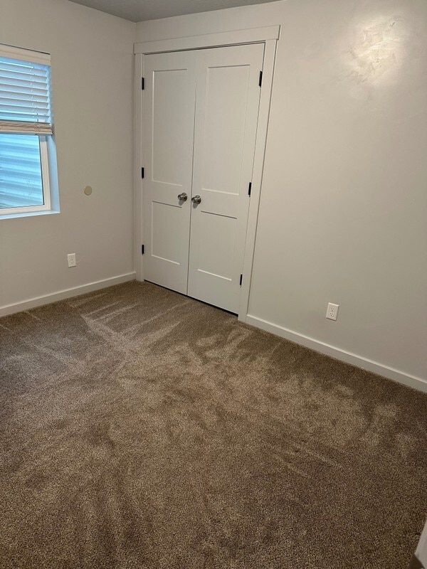 Building Photo - 306 W Royal Land Dr