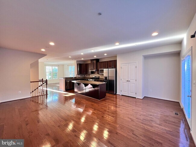 Building Photo - 22730 Autumn Breeze Ave