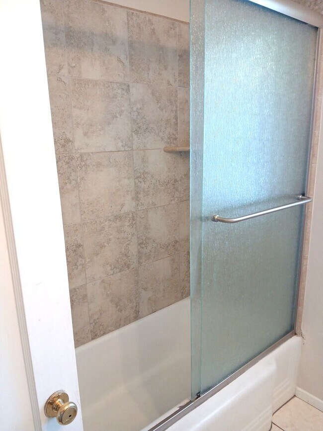 Building Photo - Charming 3-bedroom Home on Upper Westside -Large Yard and Covered Patio