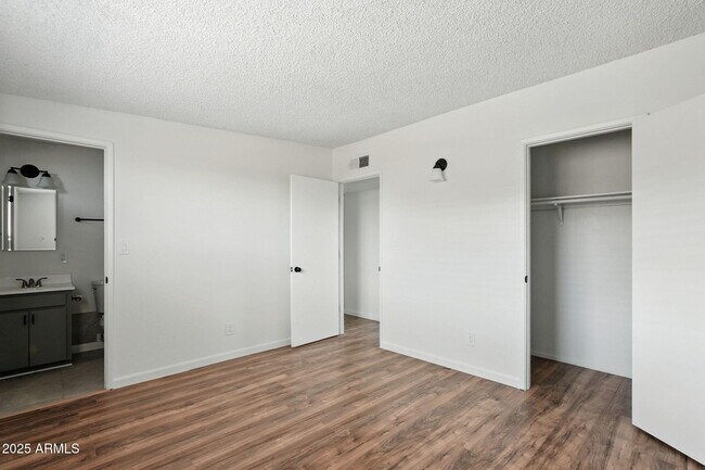Building Photo - 130 W Harding Ave